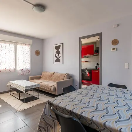 Apartment T4 Au Coeur De Tarbes