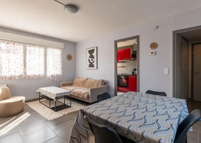 Apartment T4 Au Coeur De Tarbes